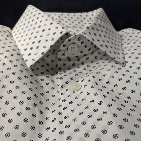 EXPRESS White Patterned Button Up - Picture 3 of 4